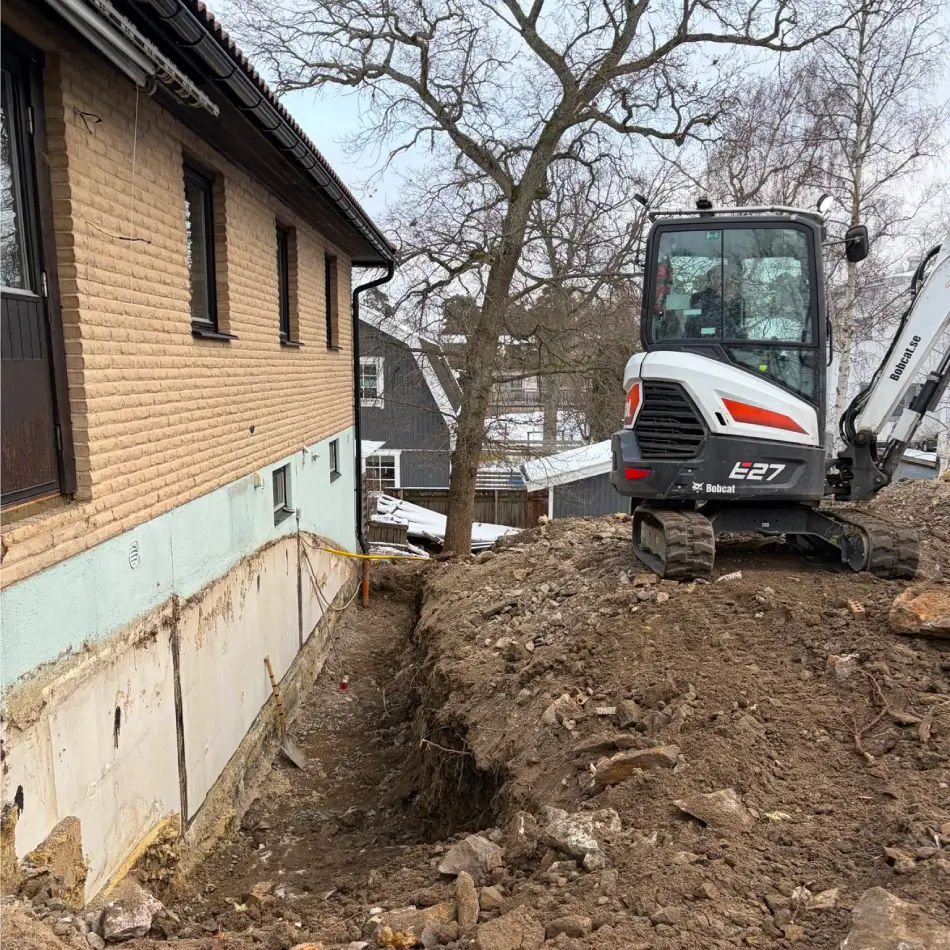 Inner section images - exposed foundation wall